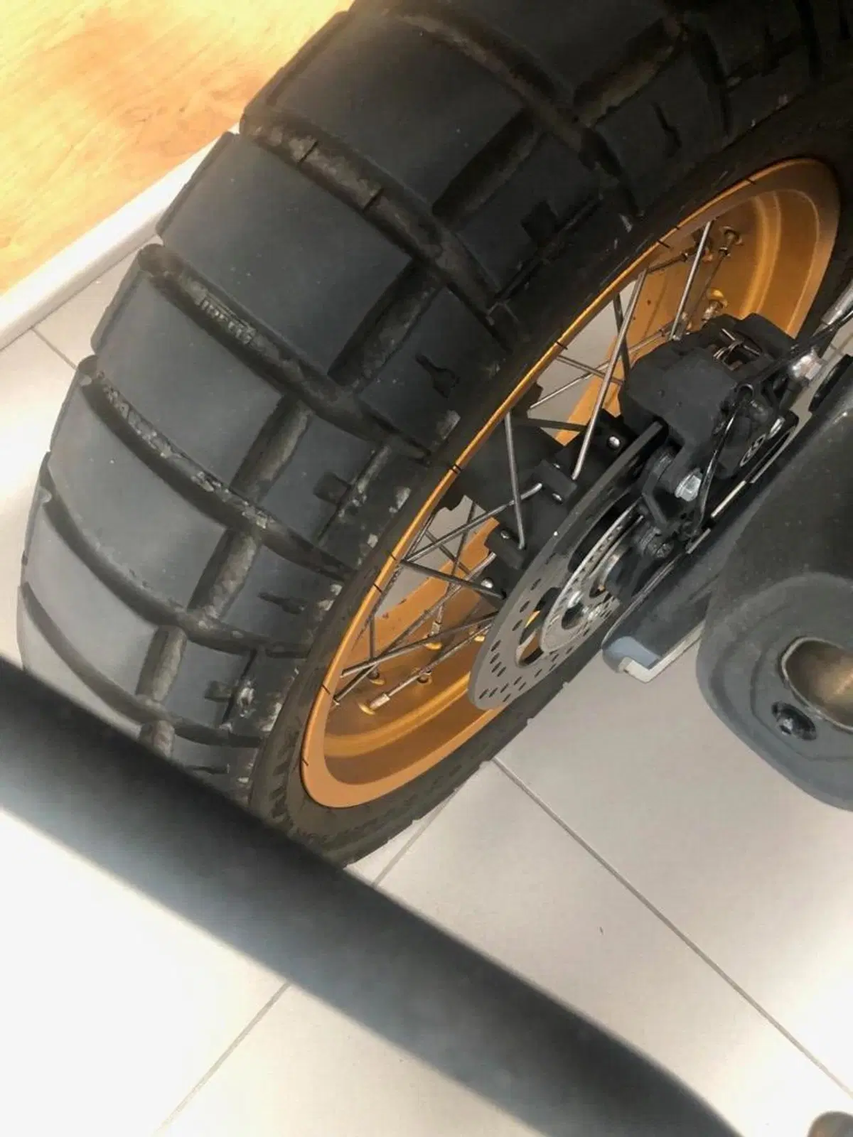 Moto Morini X-Cape 700 Gold Edition (2025 - 26) (9)