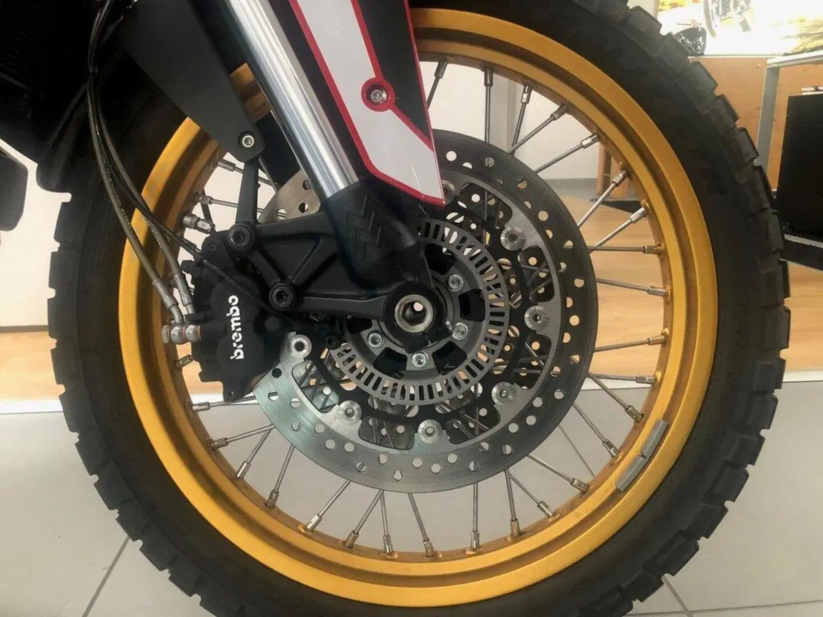 Moto Morini X-Cape 700 Gold Edition (2025 - 26) (7)