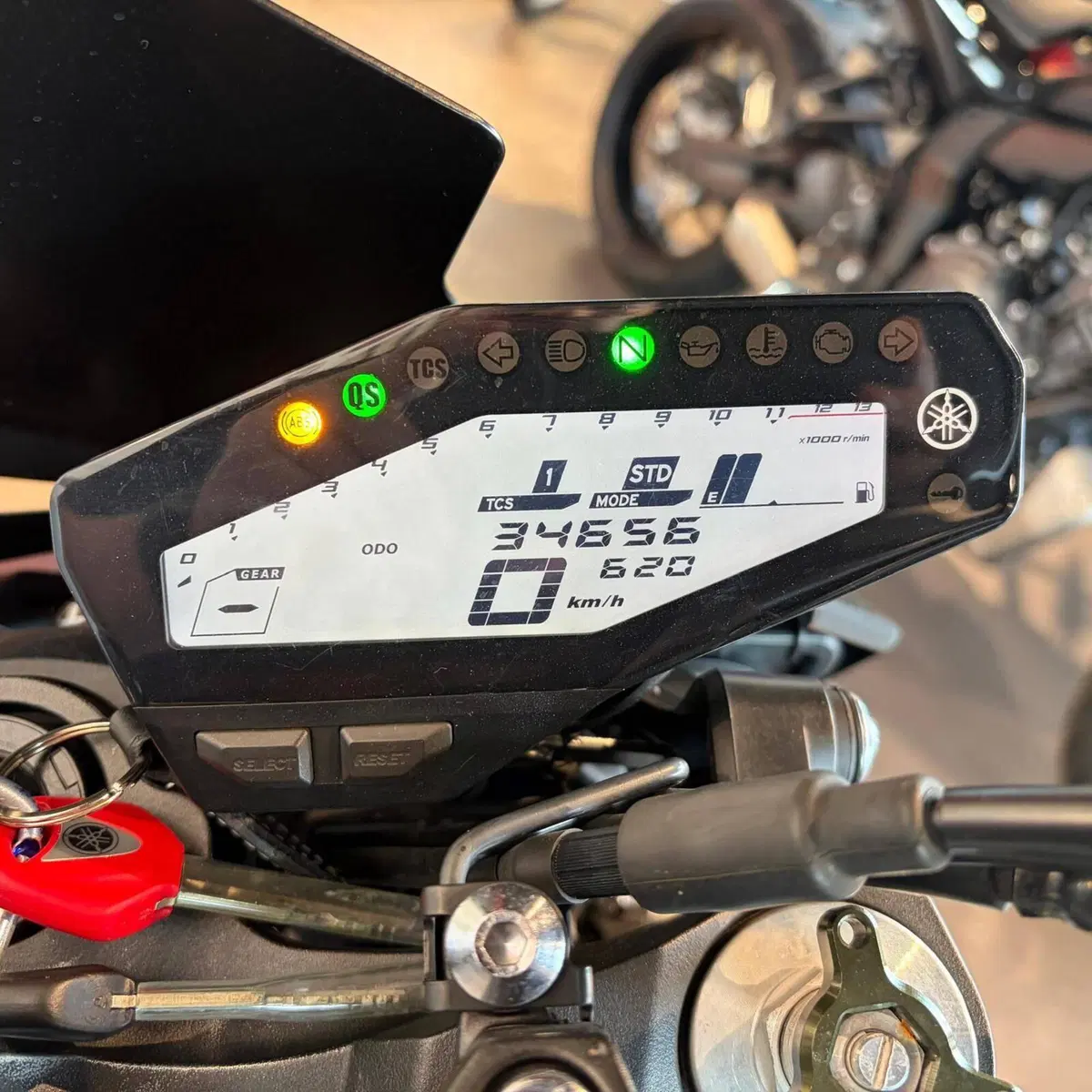 Yamaha MT-09 (2017 - 20) (4)