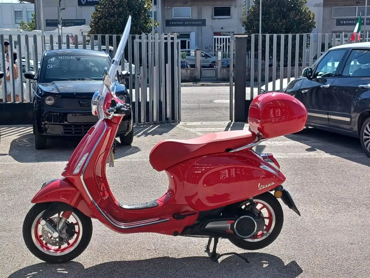 Vespa Vespa Elettrica 70 Red (2022 - 24) (2)