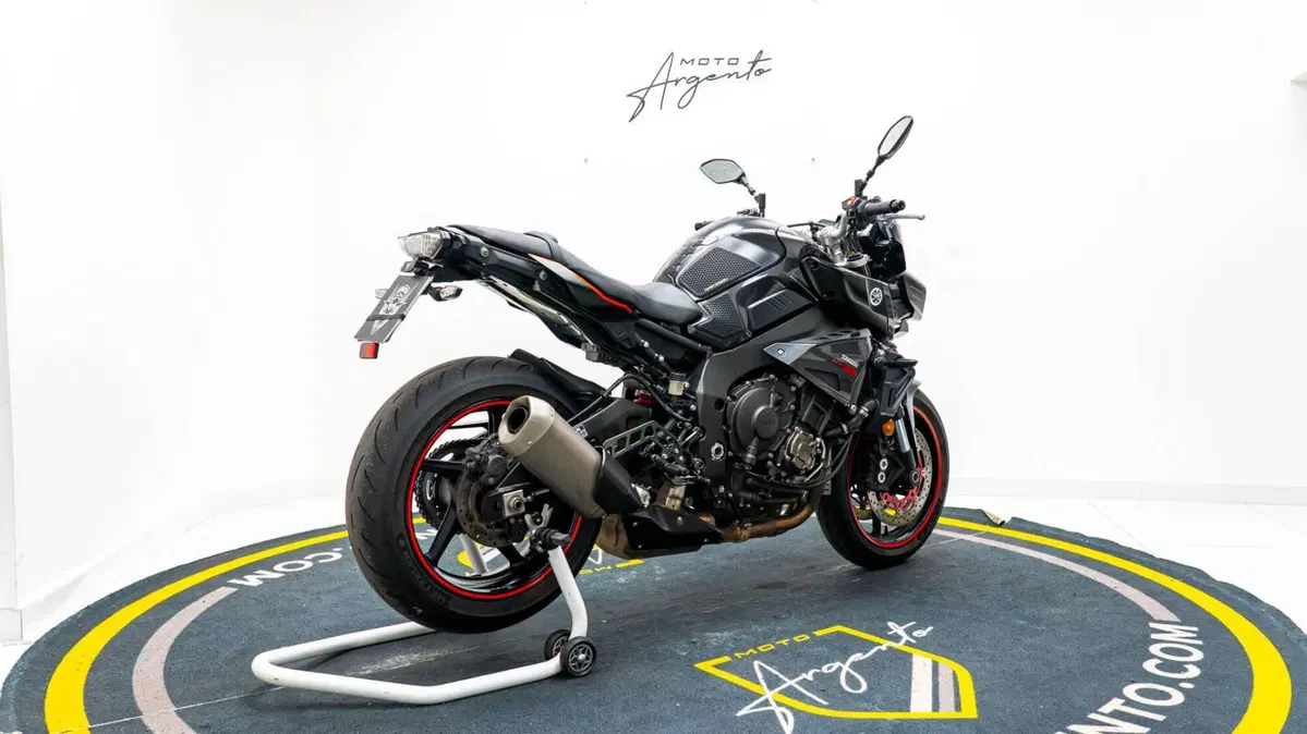 Yamaha MT-10 (2017 - 20) (4)