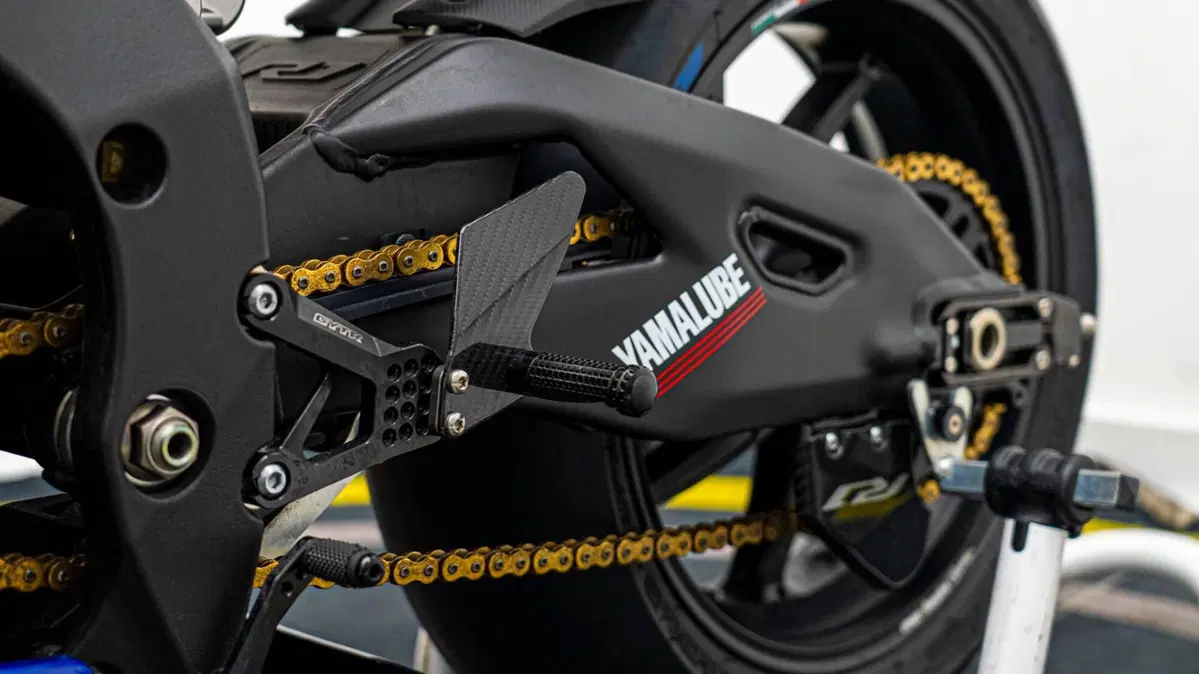 Yamaha YZF R1 GYTR PRO 25th Anniversary (2024) (13)