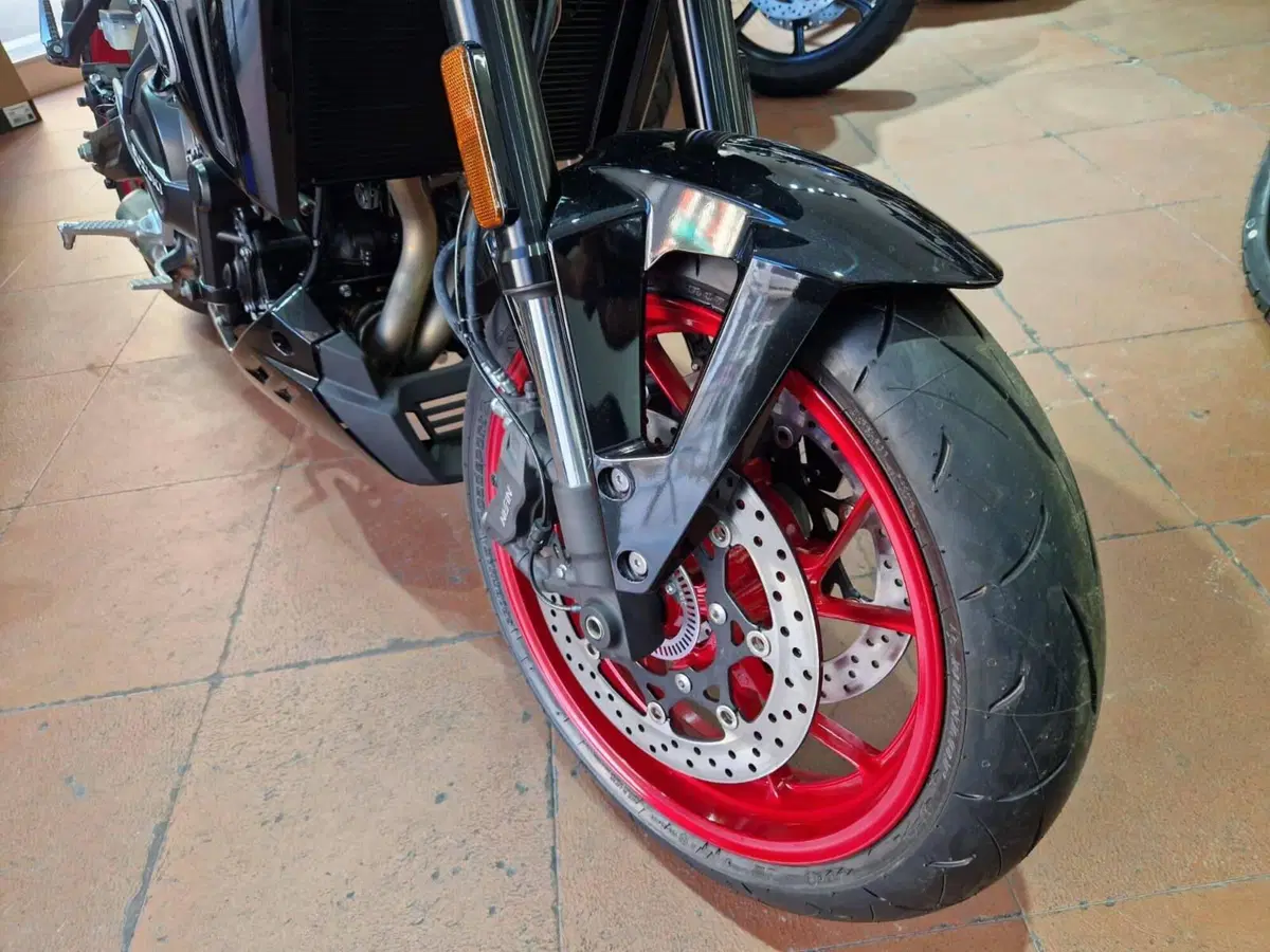 Suzuki GSX-8TT (2025 - 26) (3)