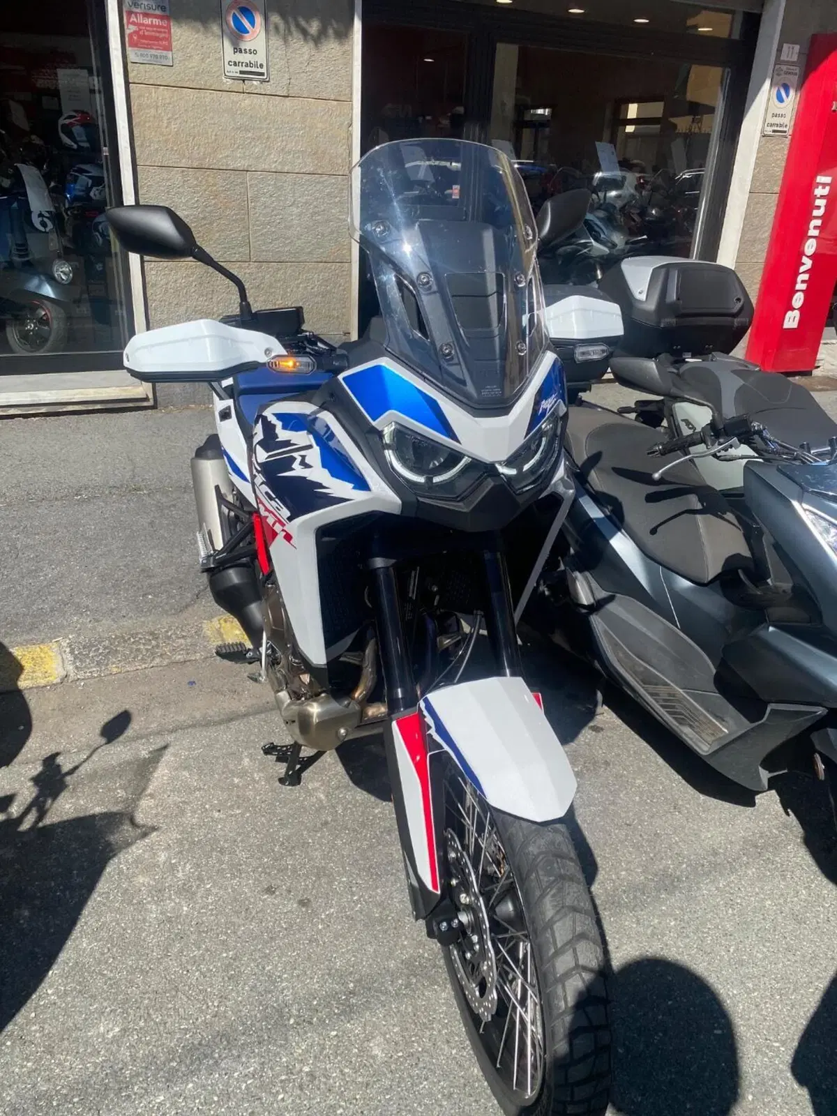 Honda Africa Twin CRF 1100L ES (2024 - 26) (4)