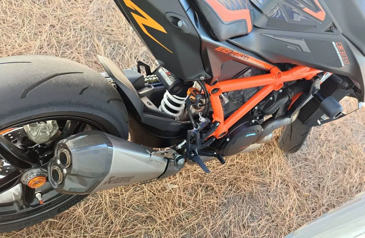 KTM 1390 Super Duke R EVO (2024 - 26) (2)