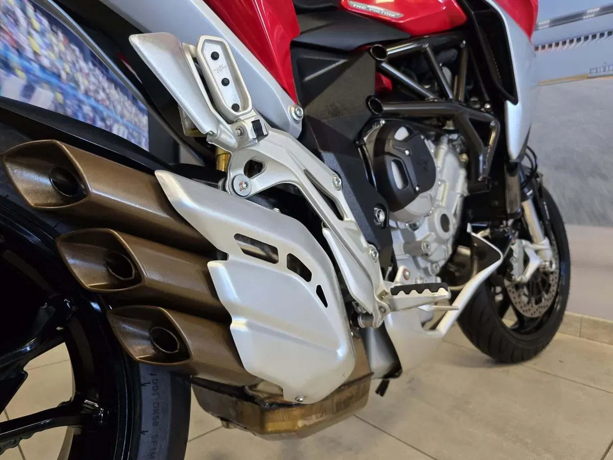 MV Agusta Turismo Veloce 800 (2014 - 16) (8)