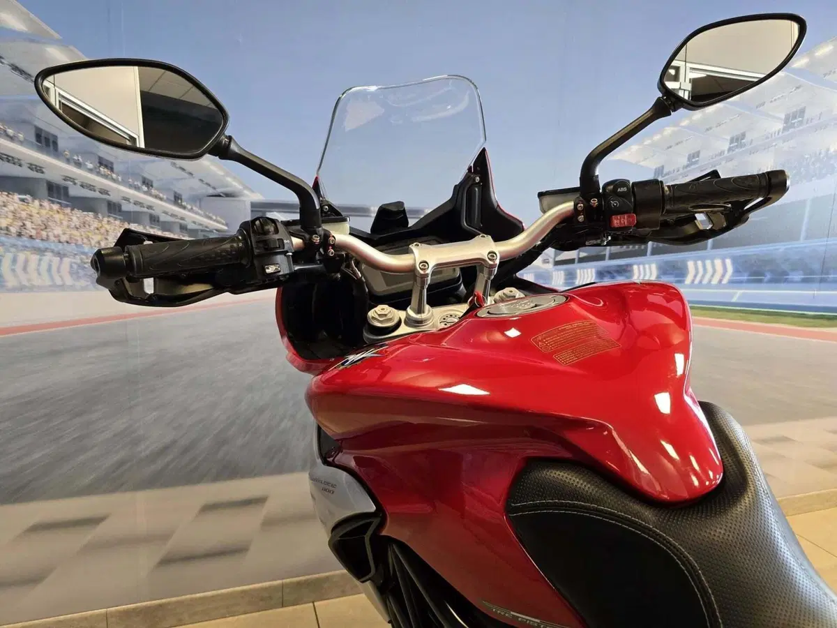 MV Agusta Turismo Veloce 800 (2014 - 16) (13)