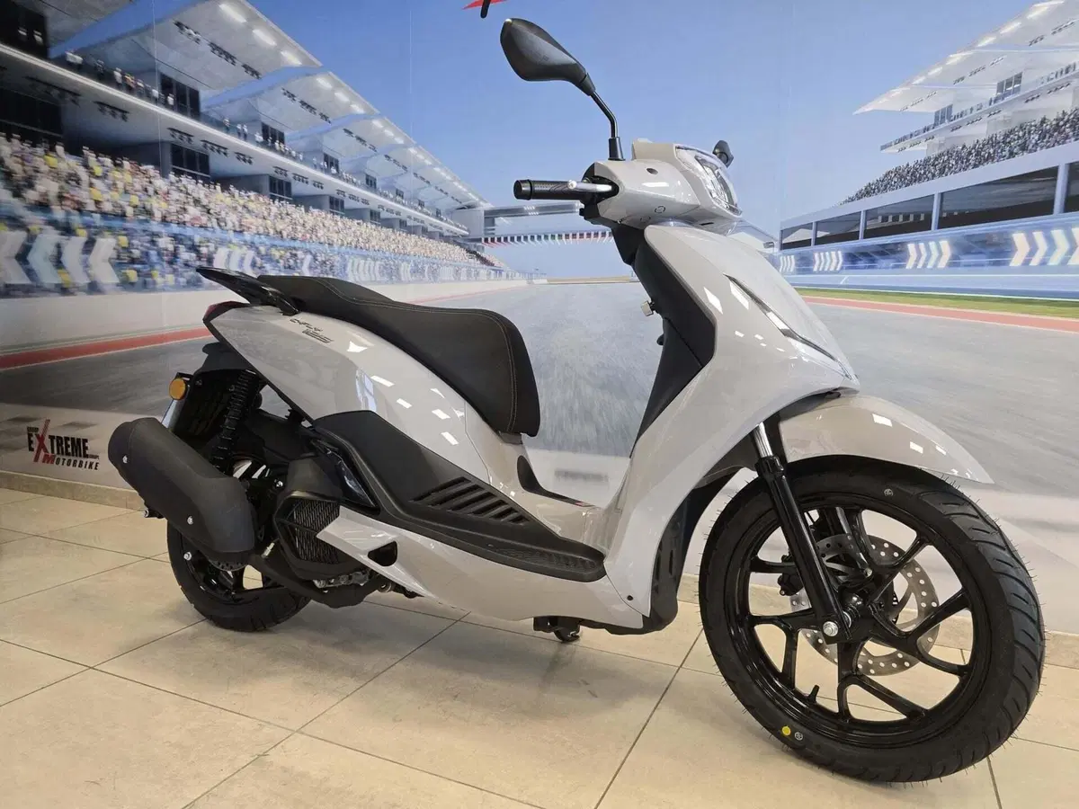 Swm C-Fly 125 (2026) (2)