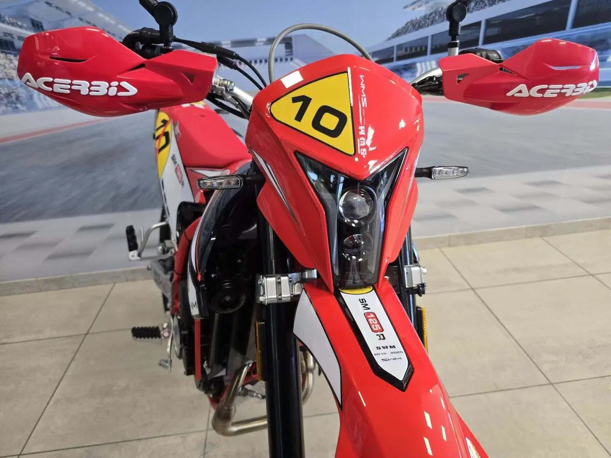 Swm SM 125 R Reborn (2026) (15)
