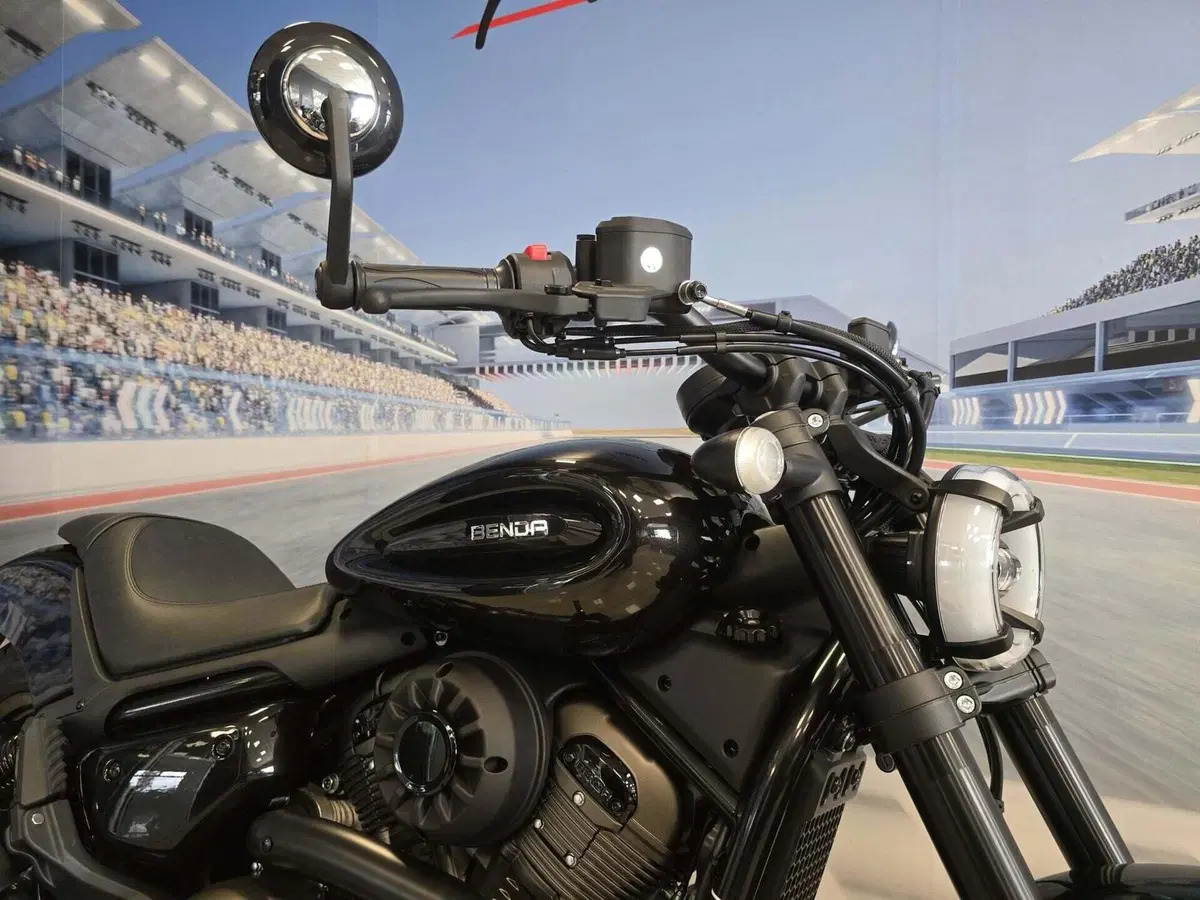 Benda Motorcycles Chinchilla 350 CVT Neo (2026) (16)