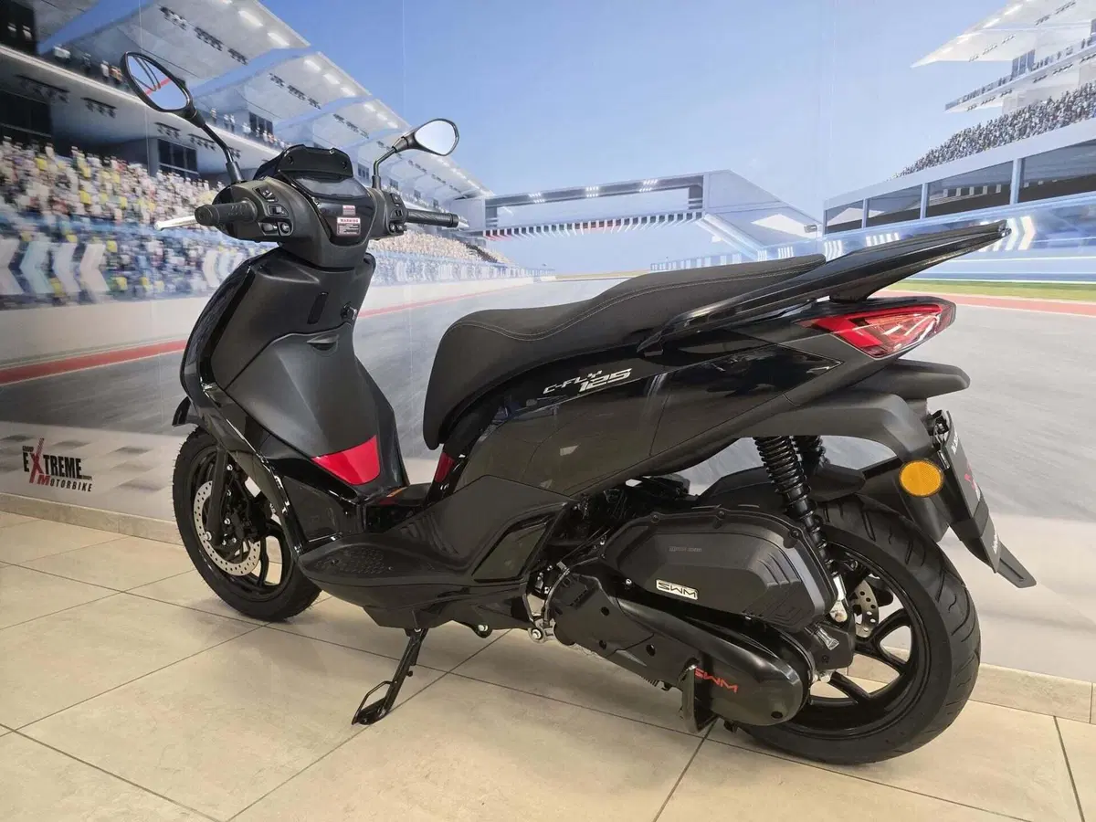 Swm C-Fly 125 (2026) (5)