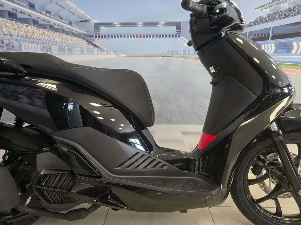 Swm C-Fly 125 (2026) (15)