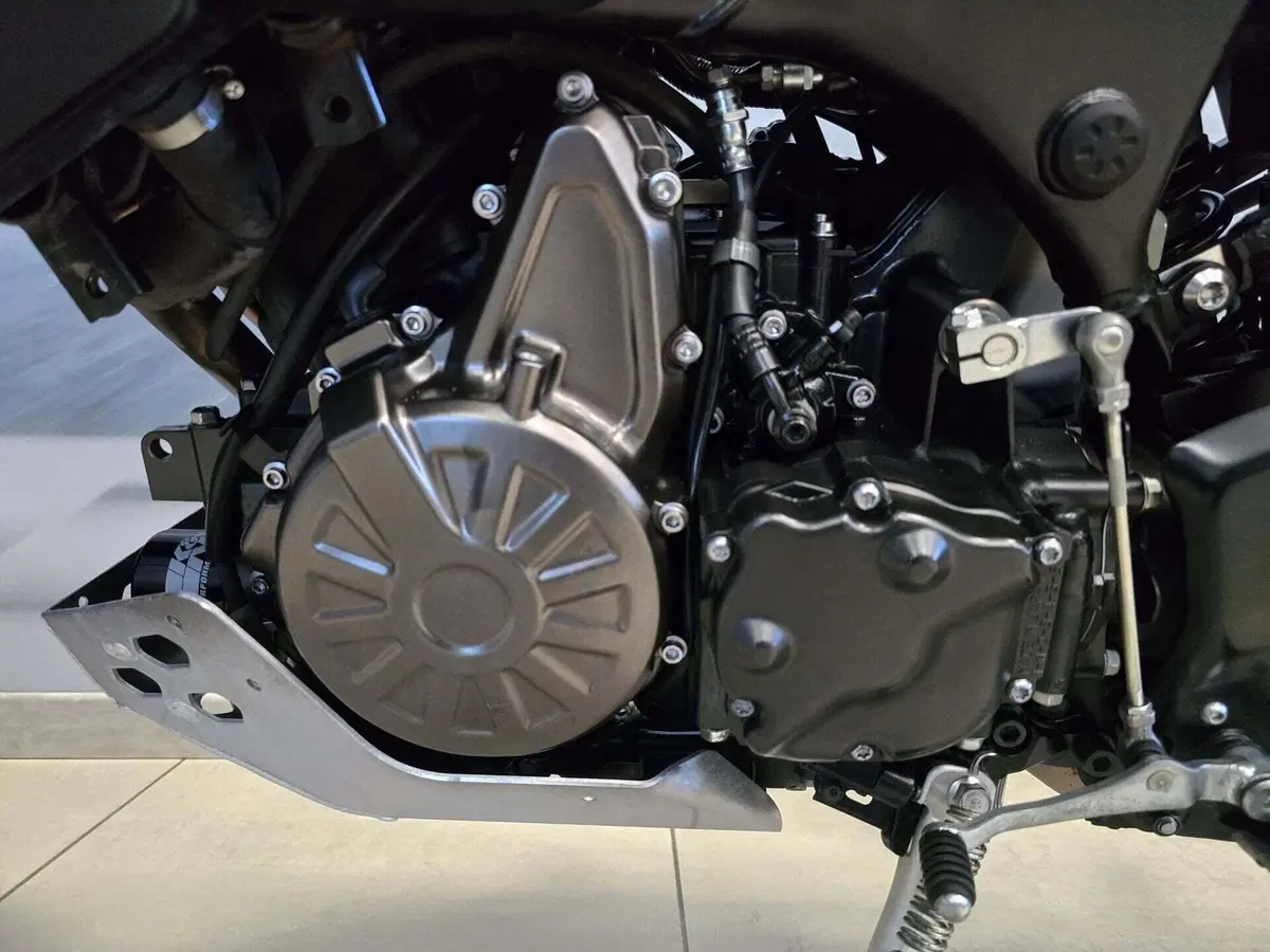 Yamaha XT1200Z Super Ténéré ABS (2015 - 16) (11)