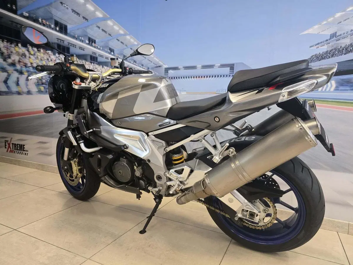 Aprilia Tuono 1000 R (2006 - 10) (5)