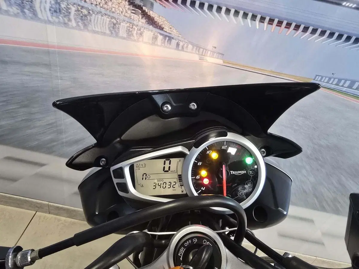 Triumph Street Triple ABS (2013 - 17) (20)
