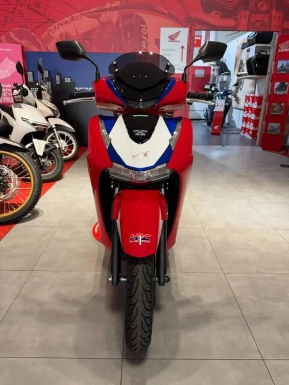 Honda SH 125 HRC Limited Edition (2026) (6)