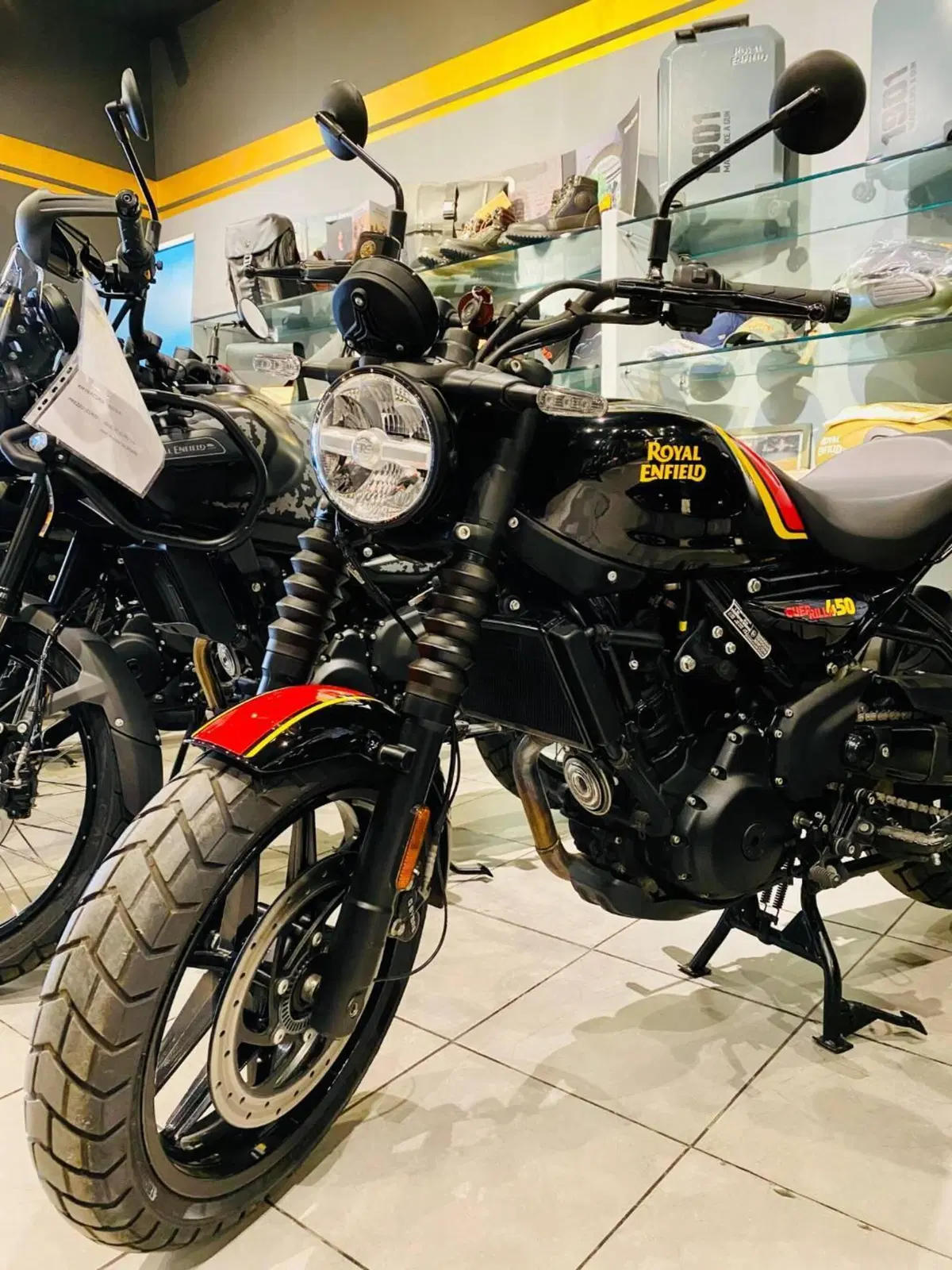 Royal Enfield Guerrilla 450 (2024 - 26) (2)