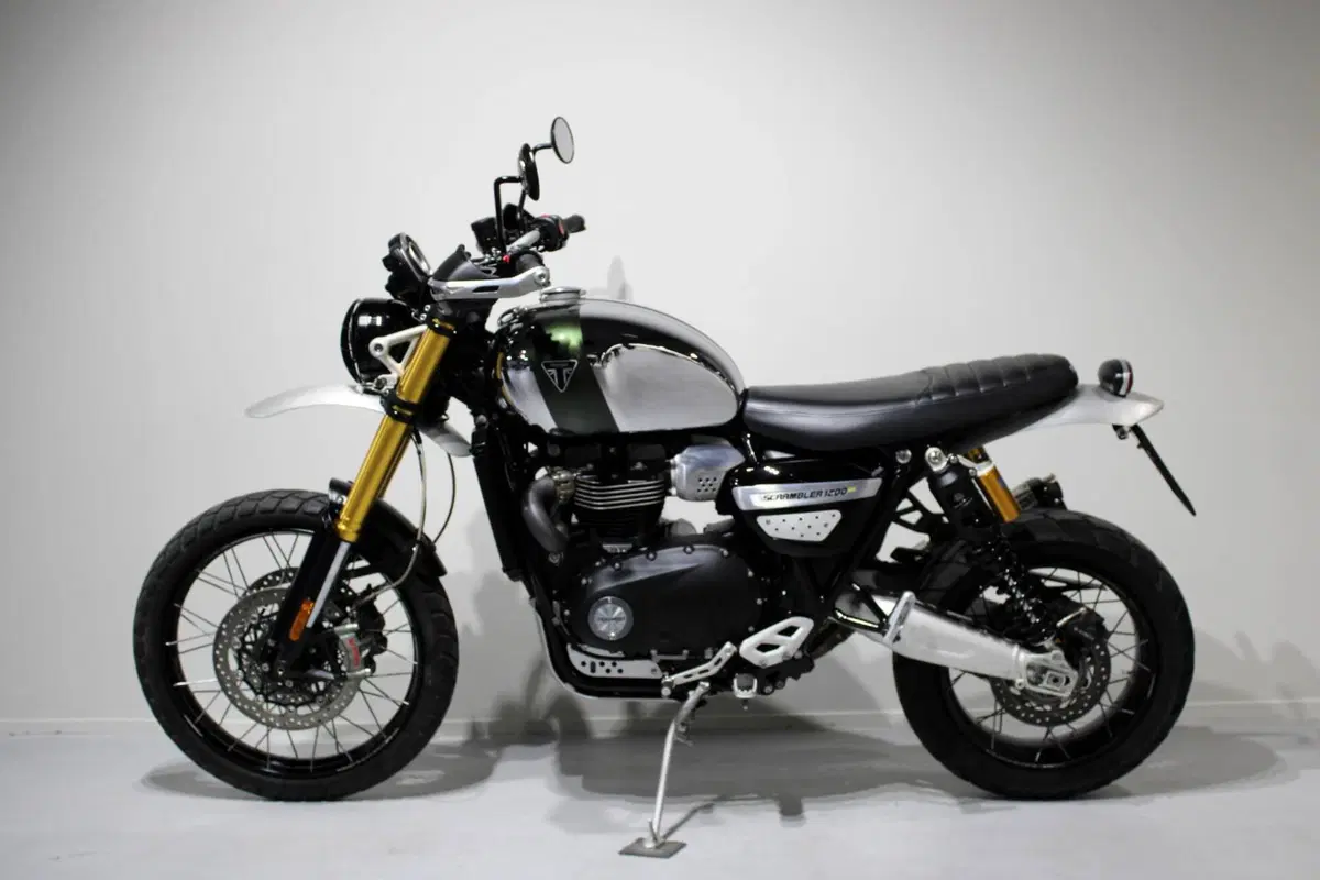 Triumph Scrambler 1200 XE Chrome Edition (2023) (4)