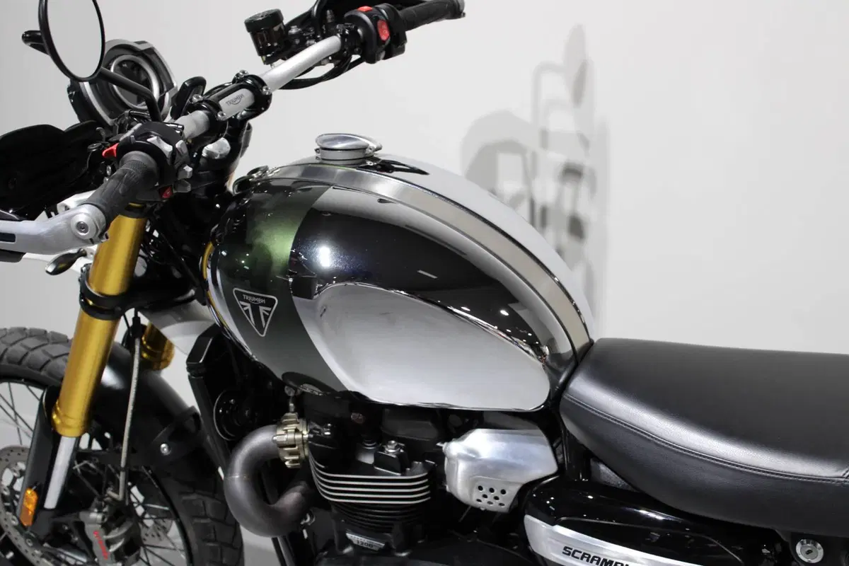 Triumph Scrambler 1200 XE Chrome Edition (2023) (5)