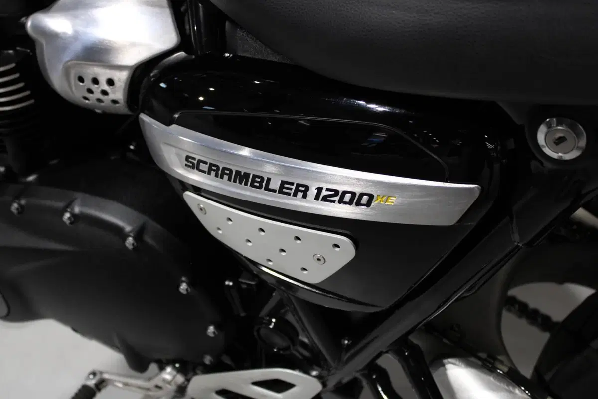 Triumph Scrambler 1200 XE Chrome Edition (2023) (6)