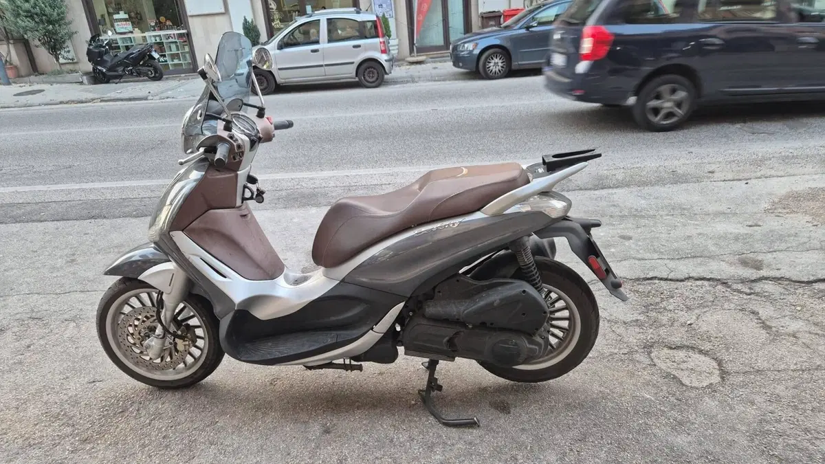 Piaggio Beverly 300 i.e. (2010 - 16) (3)