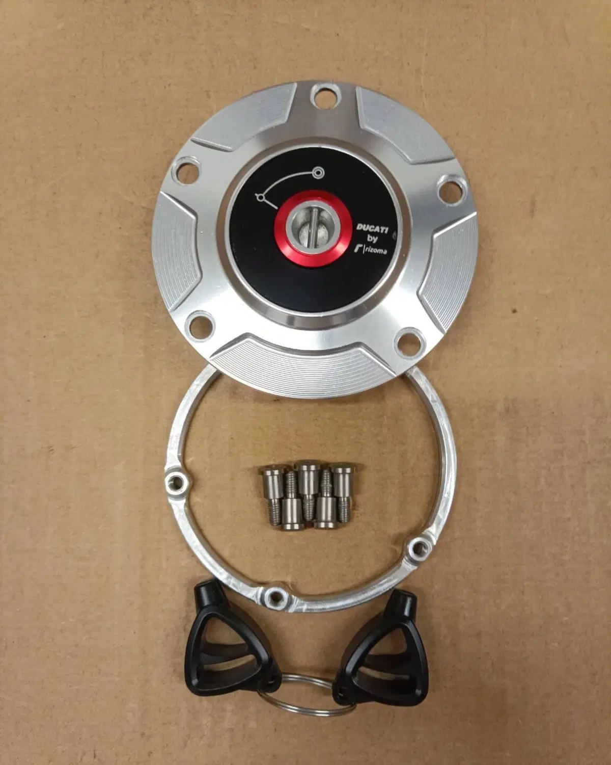 Tappo Serbatoio Panigale V4 2025 Ducati by Rizoma (2)
