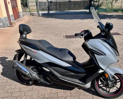 Honda Forza 300 Deluxe ABS (2018 - 20) usata