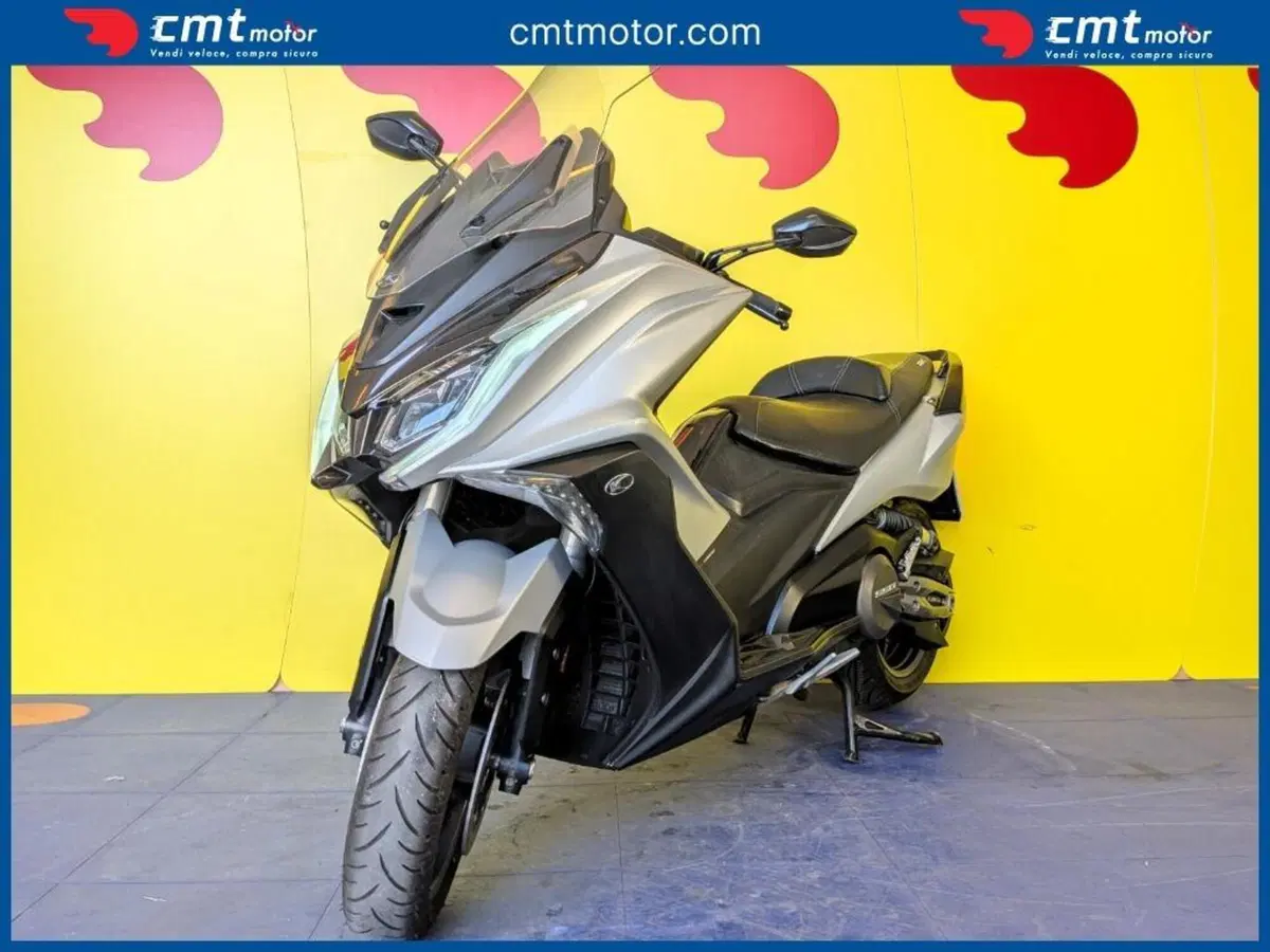 Kymco AK 550 (2017 - 19) (2)