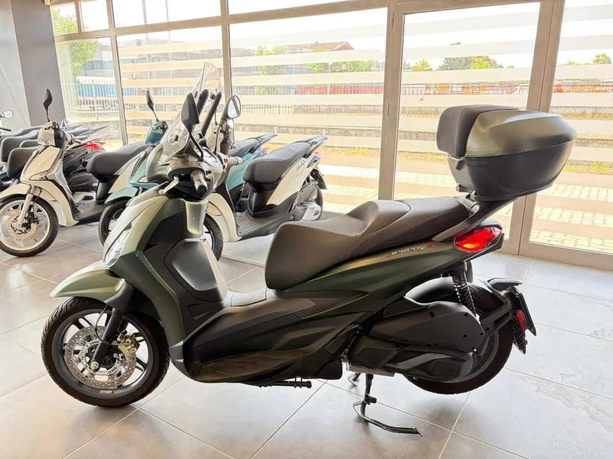 Piaggio Beverly 300 ABS-ASR (2021 - 25) (6)