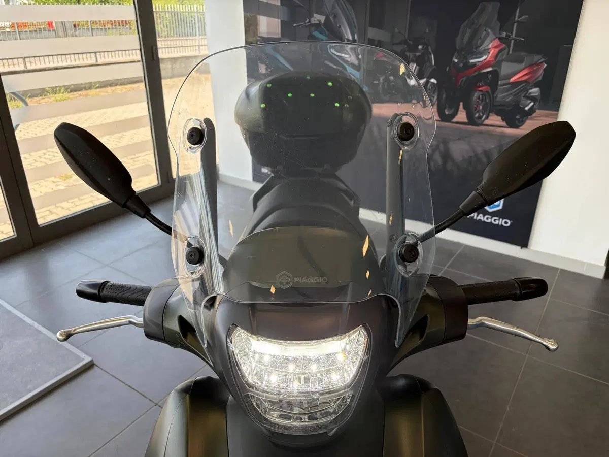 Piaggio Beverly 300 ABS-ASR (2021 - 25) (9)