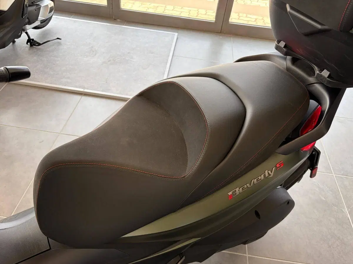 Piaggio Beverly 300 ABS-ASR (2021 - 25) (11)