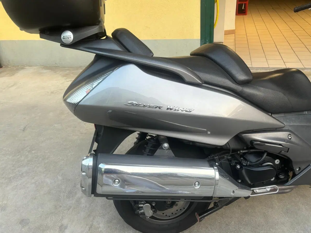 Honda Silver Wing 400 (2006 - 09) (3)
