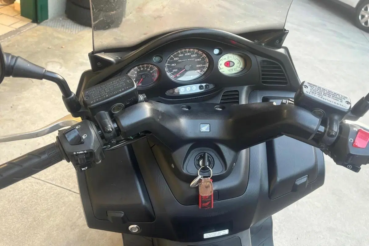 Honda Silver Wing 400 (2006 - 09) (6)
