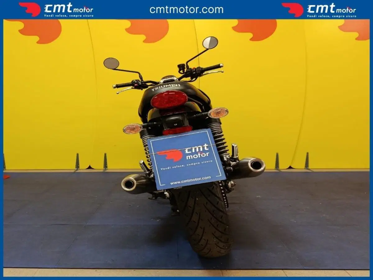 Triumph Street Twin 900 (2021 - 22) (4)