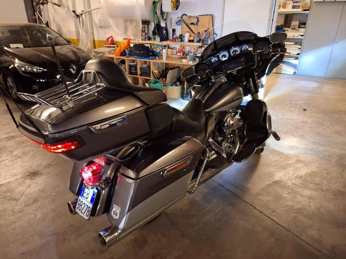 Harley-Davidson 1690 Electra Glide Ultra Limited (2014 - 15) - FLHTK (3)