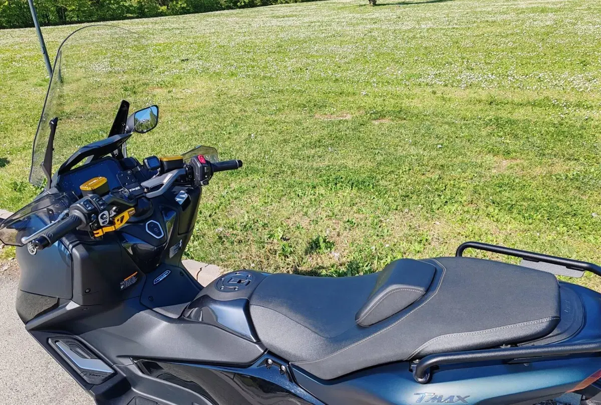 Yamaha T-Max 560 Tech Max (2022 - 24) (7)