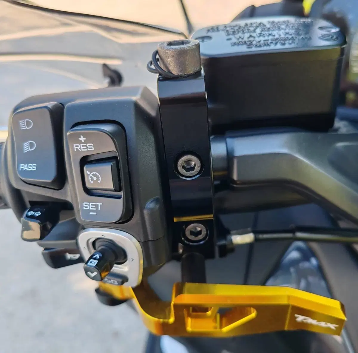 Yamaha T-Max 560 Tech Max (2022 - 24) (8)
