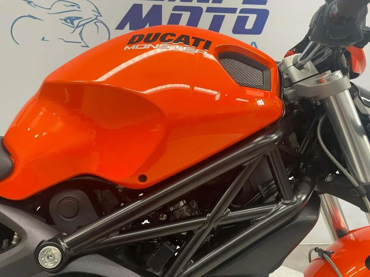 Ducati Monster 696 (2008 - 13) (3)