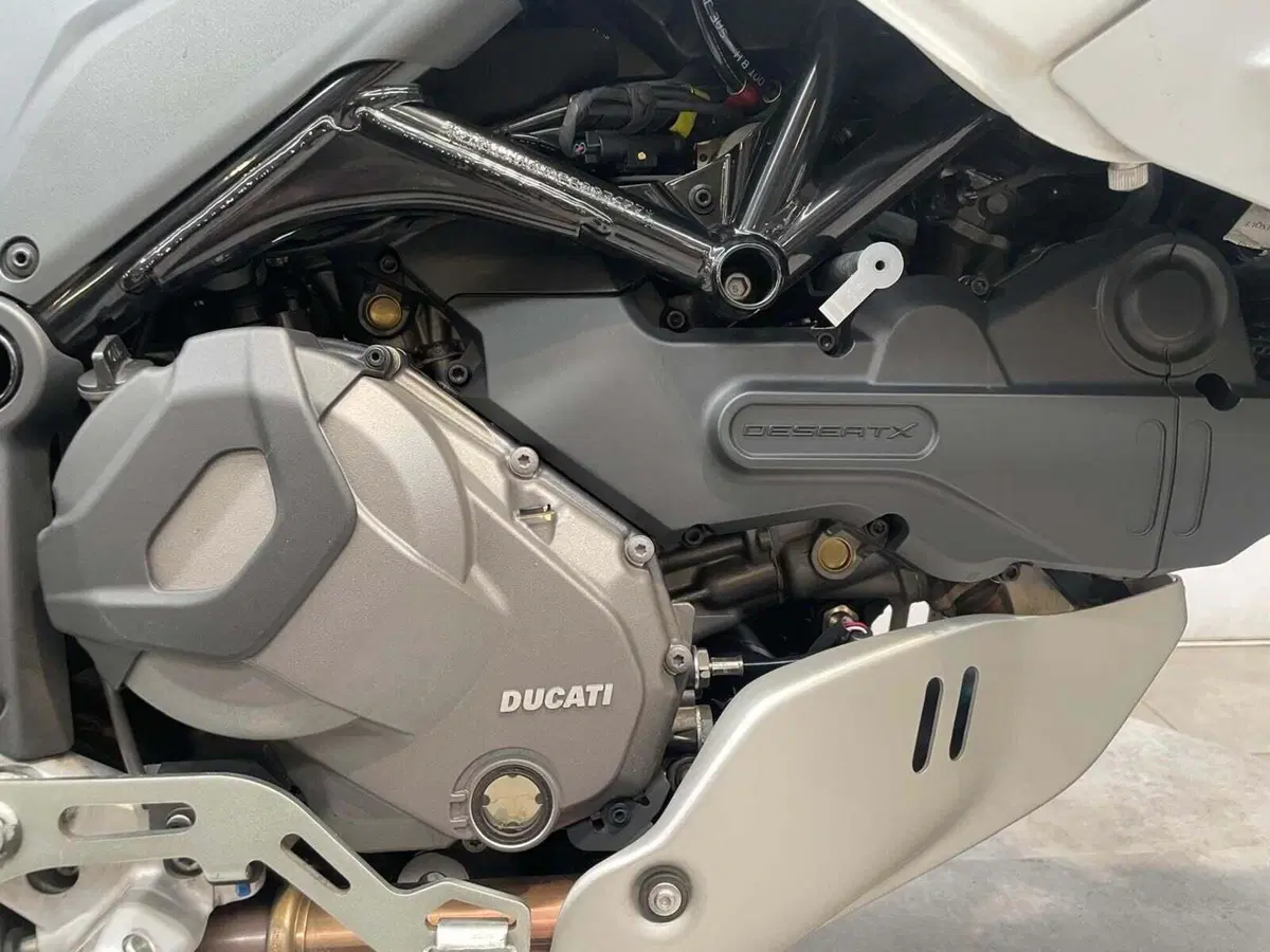 Ducati DesertX (2022 - 25) (8)
