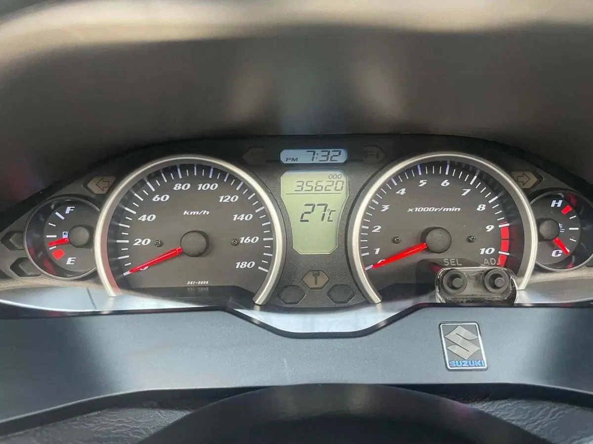 Suzuki Burgman AN 400 Lux ABS (2012 - 17) (4)