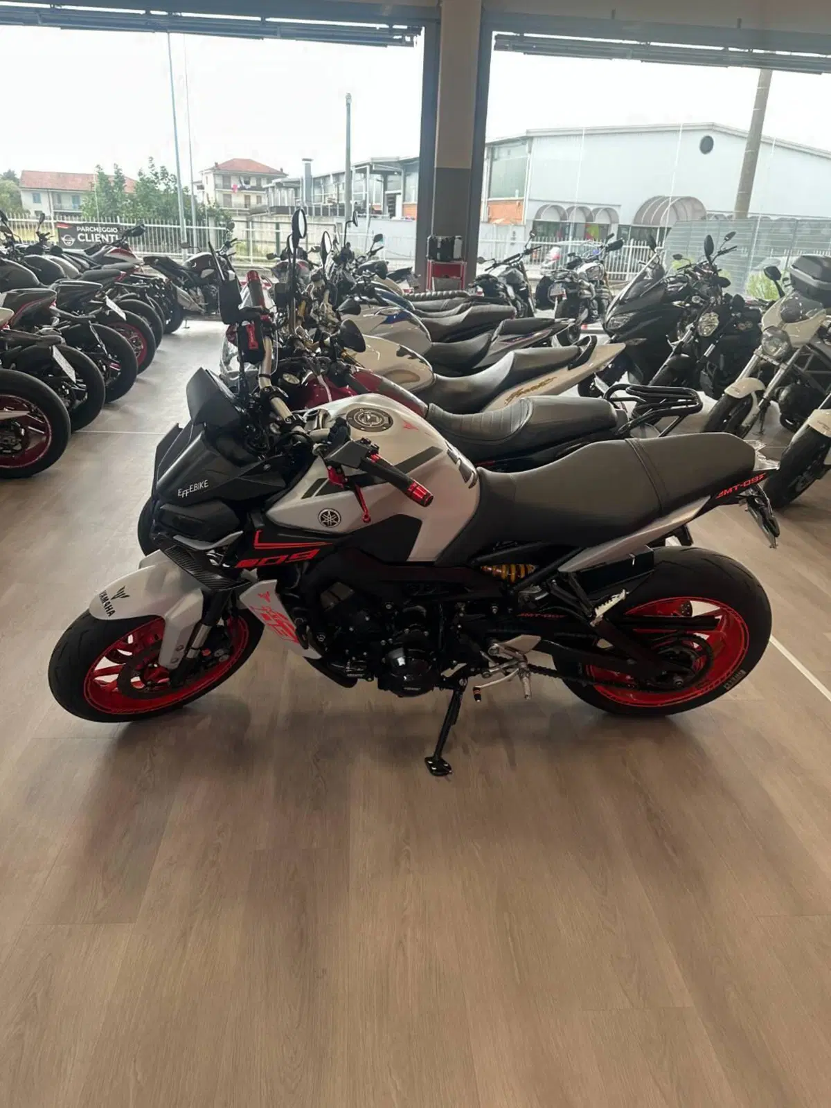 Yamaha MT-09 ABS (2016) (2)