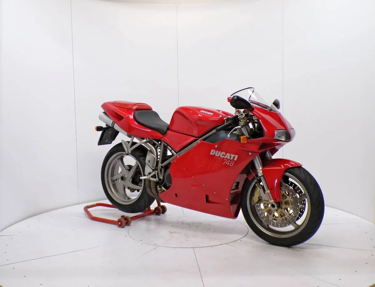 Ducati 748 Biposto (1998 - 03) (2)