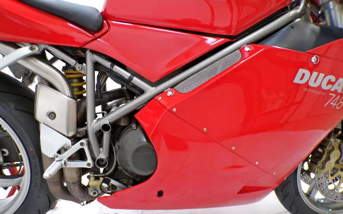 Ducati 748 Biposto (1998 - 03) (8)