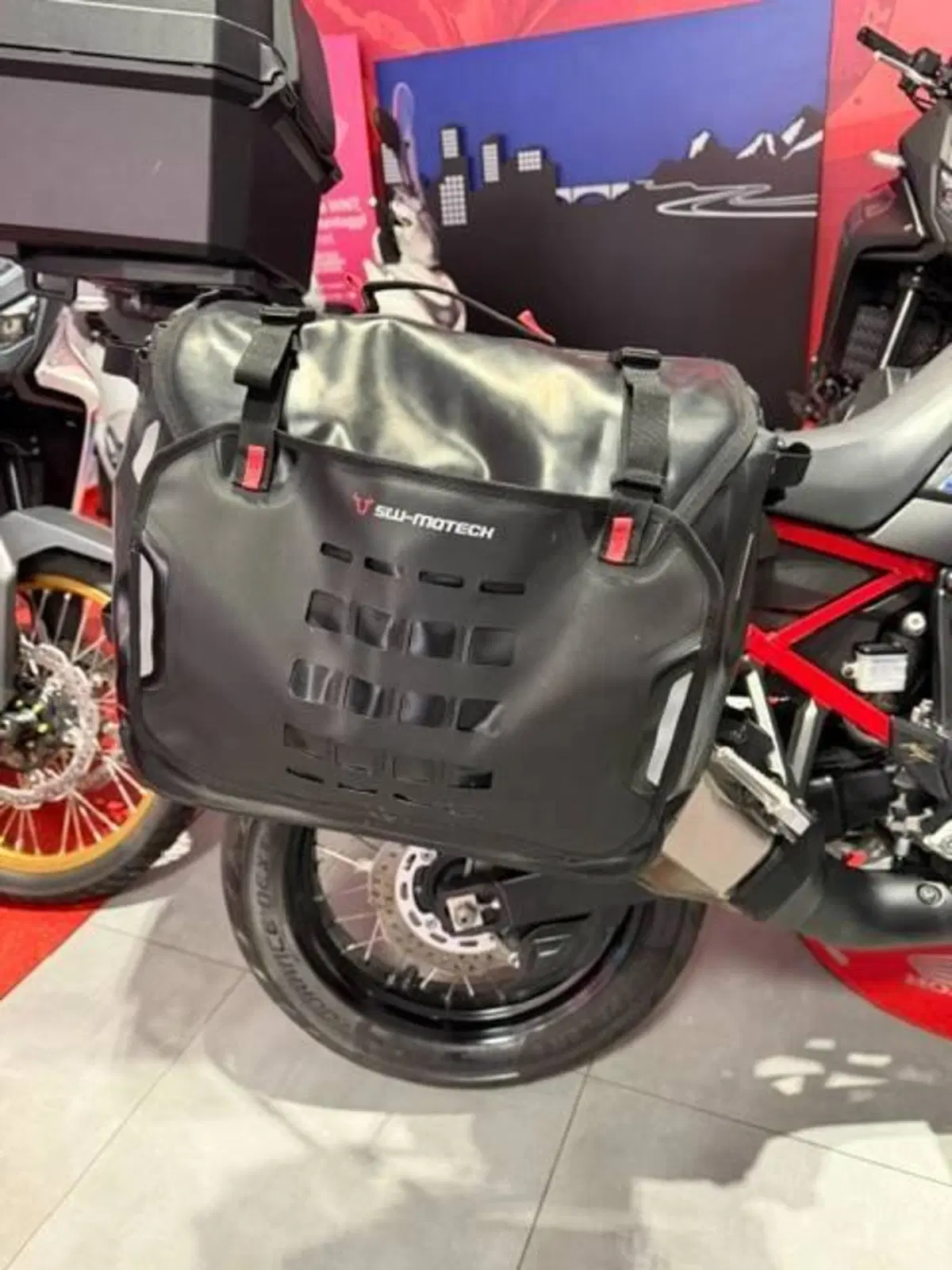 Honda Africa Twin CRF 1100L Urban DCT (2022 - 23) (13)