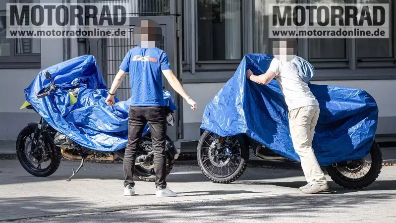 BMW GS 2027: le foto spia inchiodano Monaco, arriva davvero la M 1300 GS