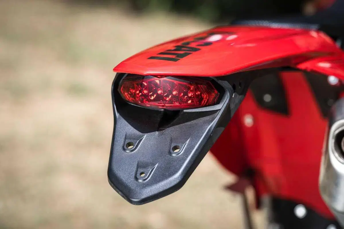 Desmo450 EDS, l'abbiamo provata in fettucciato e in linea, ecco come va la moto da enduro di Ducati! [VIDEO e GALLERY] (19)