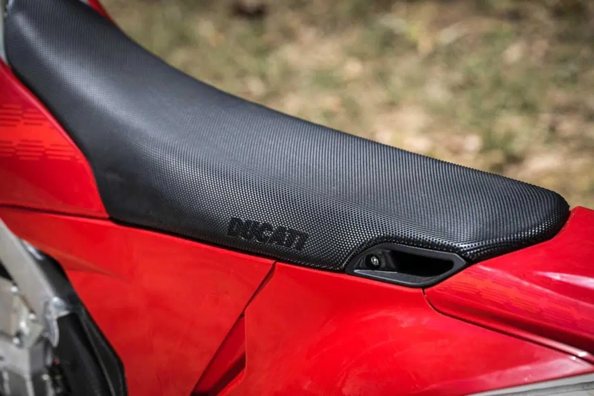 Desmo450 EDS, l'abbiamo provata in fettucciato e in linea, ecco come va la moto da enduro di Ducati! [VIDEO e GALLERY] (21)