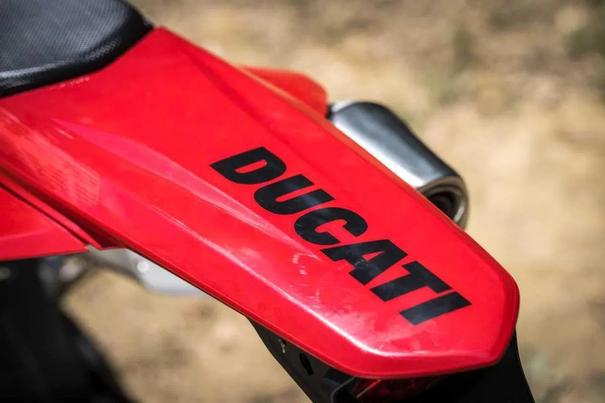 Desmo450 EDS, l'abbiamo provata in fettucciato e in linea, ecco come va la moto da enduro di Ducati! [VIDEO e GALLERY] (22)