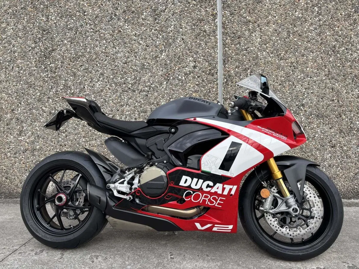 Ducati Panigale V2 Superquadro Final Edition (2024)
