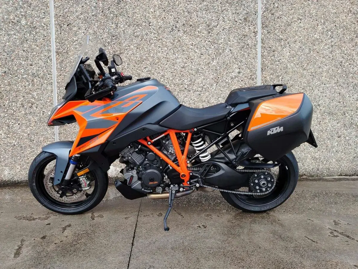 KTM 1290 Super Duke GT (2022 - 25) (2)
